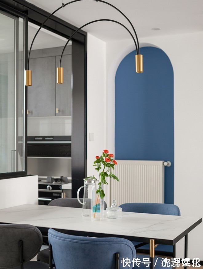 背景墙|看她家的配色,像吃了一口甜而不腻的糕点~