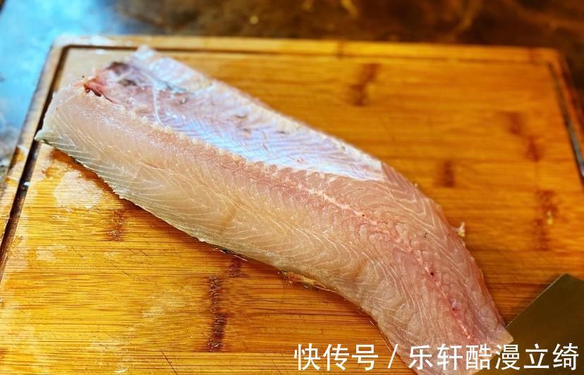 麻辣香锅|鲜香纯正的手工“鱼丸”做法，干净卫生，吃着放心