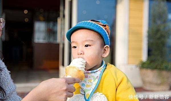 危害|这4种零食，家长尽量少买，对孩子危害大，特别像第2种