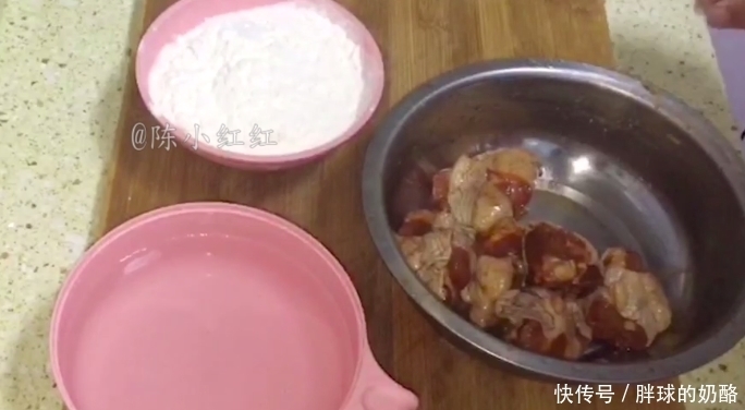 炸鸡腿最好吃的做法,做法非常简单,外酥里软特别的香