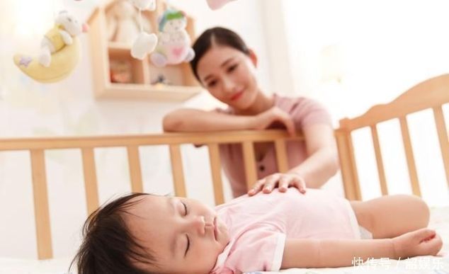 新手妈妈|宝宝沾床醒让新手妈妈日夜煎熬,爸爸三招轻松改掉宝宝抱睡习惯