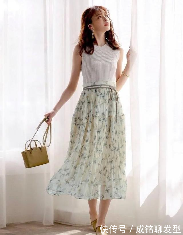 连衣裙|宫田聪子不愧为日本人气模特，从配色到款型搭配，满满都是高级感