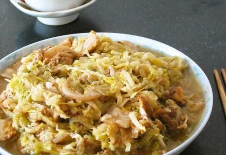 大厨|炖酸菜时,酸菜别直接就下锅,大厨教我1招,酸脆入味好吃还不腻