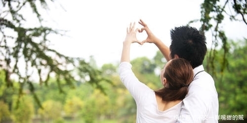 三藏|她将小三藏在自家阁楼,3人和平相处10年,直到丈夫发现少了瓶酒