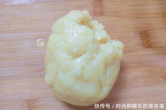  奶黄包|孩子三天两头想吃的早餐，早上一加热就好，简单方便，营养足