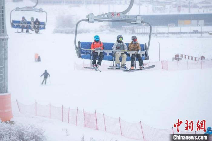 滑雪场|冷资源“热”起来 新疆本土冰雪设备制造企业迎来新机遇