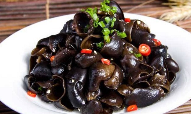 胆结石|立秋后,吃黑木耳好处多,错误搭配对身体不好,却有很多人不清楚