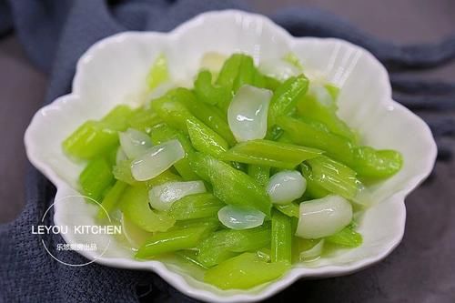 12道新年素菜，好吃还好看，年夜饭端上桌，比大鱼大肉更早光盘