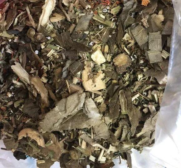 4种垃圾不会分类别担心,埋在花盆底,叶子绿得直滴油!