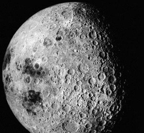 900年前，月球突然离奇“消失”，如今科学家找到答案和地球有关