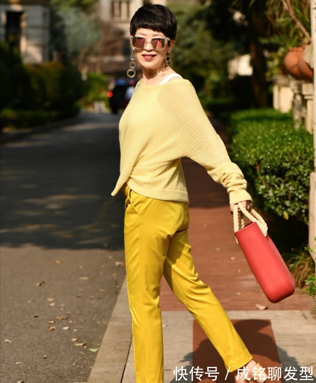 梅姨|62岁的奶奶靠气质美得出众!服装搭配减龄又时尚,每一套都不简单