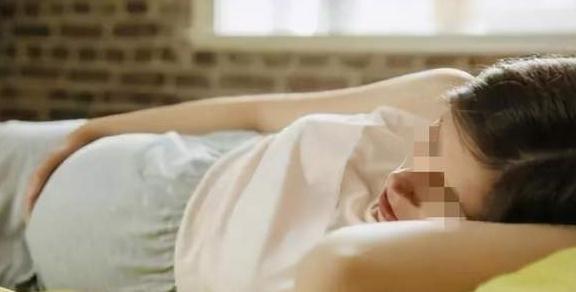 孕期|孕妈夜里总翻身,宝宝在肚子里是何感受?准爸妈心里要有数