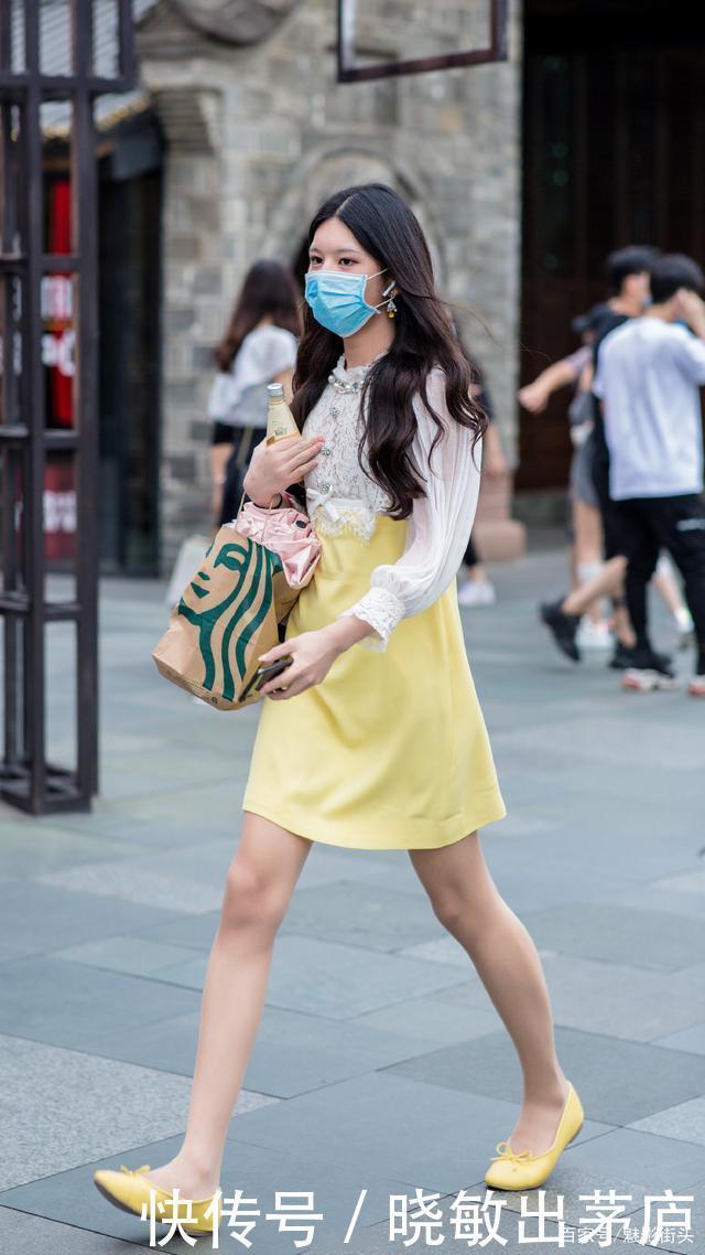 金秋十月,追求时尚的姑娘大胆启用黄色,时髦洋气又好看