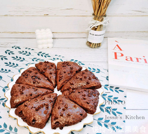 这道超浓郁的巧克力司康，一上桌就被哄抢一空