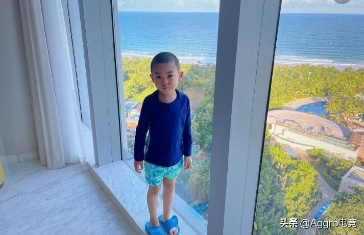 百达翡丽|退播后旭旭宝宝开始享受生活？开游艇住奢华酒店，手表价值23万