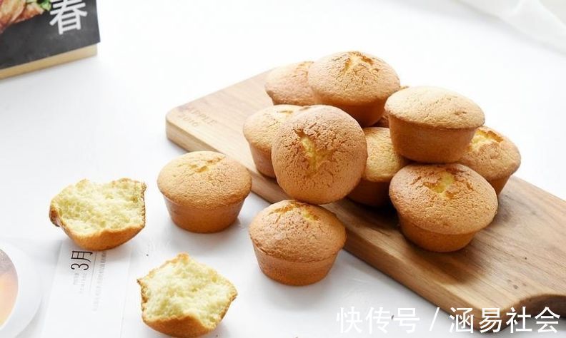 蜂蜜蛋糕|四个鸡蛋一碗面粉，做出妈妈爱吃的蜂蜜蛋糕，的确是小时候的味道