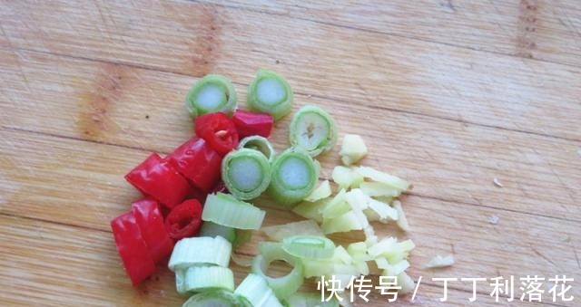 好吃|闺蜜隔三差五吃这菜,补钙又好吃,美白营养两不误,越来越年轻!