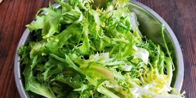 美味|这菜浑身都是宝,上火便秘就怕它,加个鸡蛋炒一炒,营养又美味