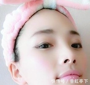 美白|只卖一元的小瓶液体,睡前拿它抹脸,十分钟美白除皱大妈似18少女