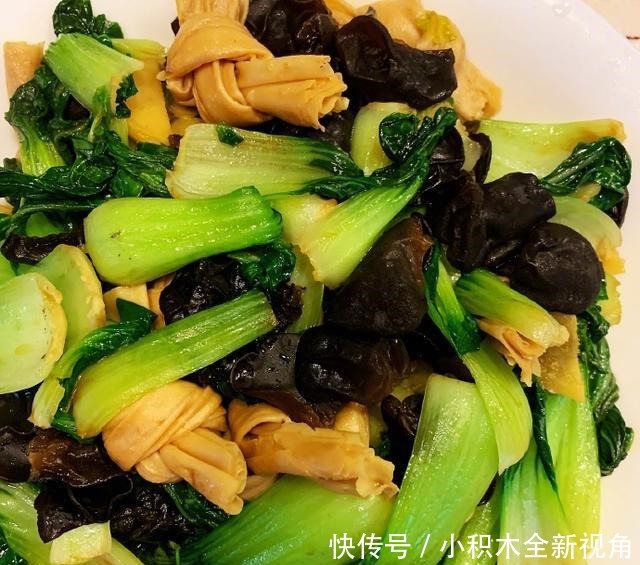 黄磊晒餐,其中一道菜普通又特别,让粉丝们聊爆留言区,很有意思