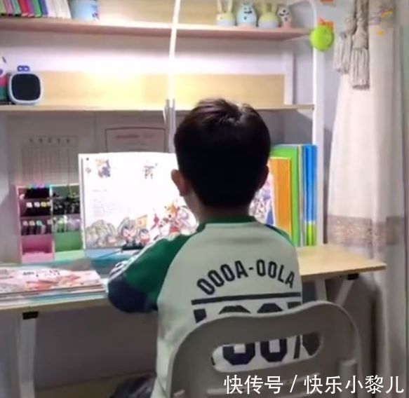 父母|8岁男孩坚持晨读400天,“好孩子”的背后,都藏有以身作则的父母