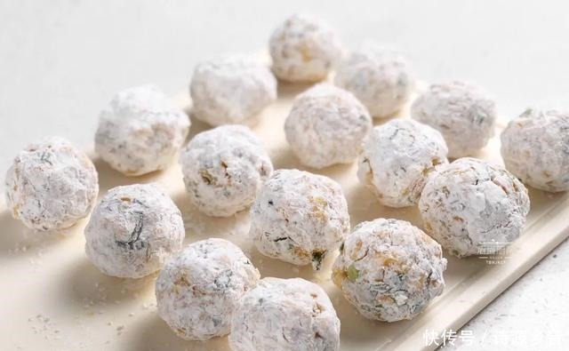 冰箱|冰箱里的剩馒头,换个花样做,外酥里嫩,个个金黄,简直好吃上天