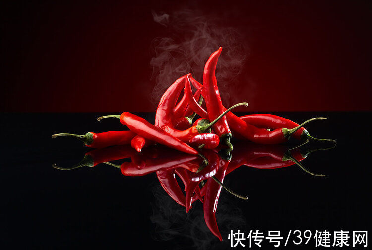 胆囊炎|多吃辣椒能长寿？英国医学发现：常吃辣椒能降低死亡风险