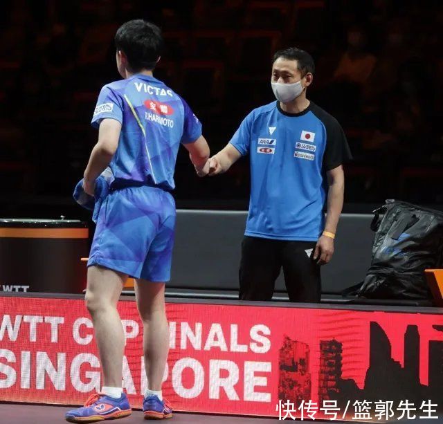 決賽|從2-7到11-9，張本智和贏了樊振東一局，他已經(jīng)成功了