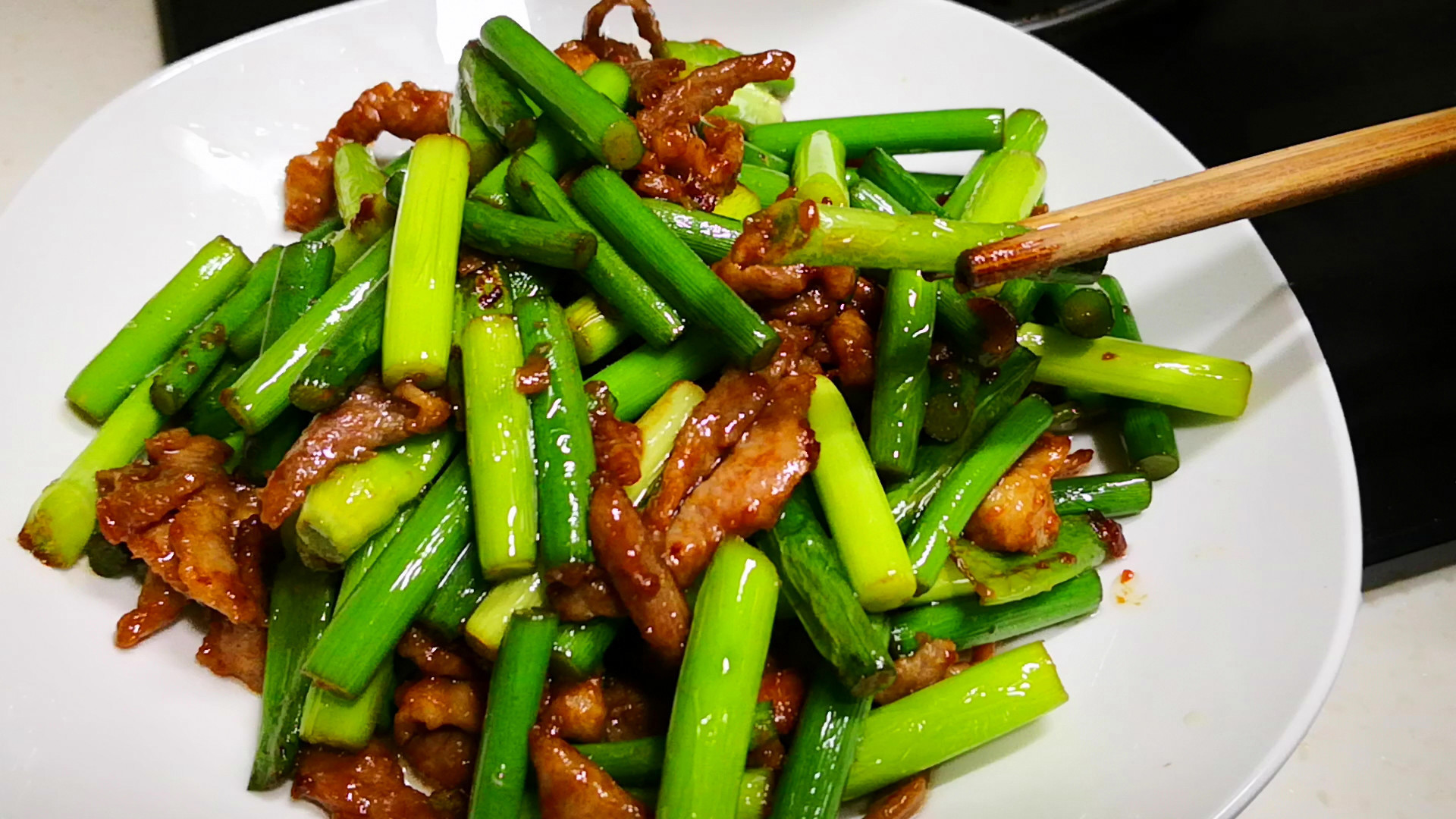 不管做什么炒肉,都别直接下锅炒,教你正确做法,肉香不腥也不柴