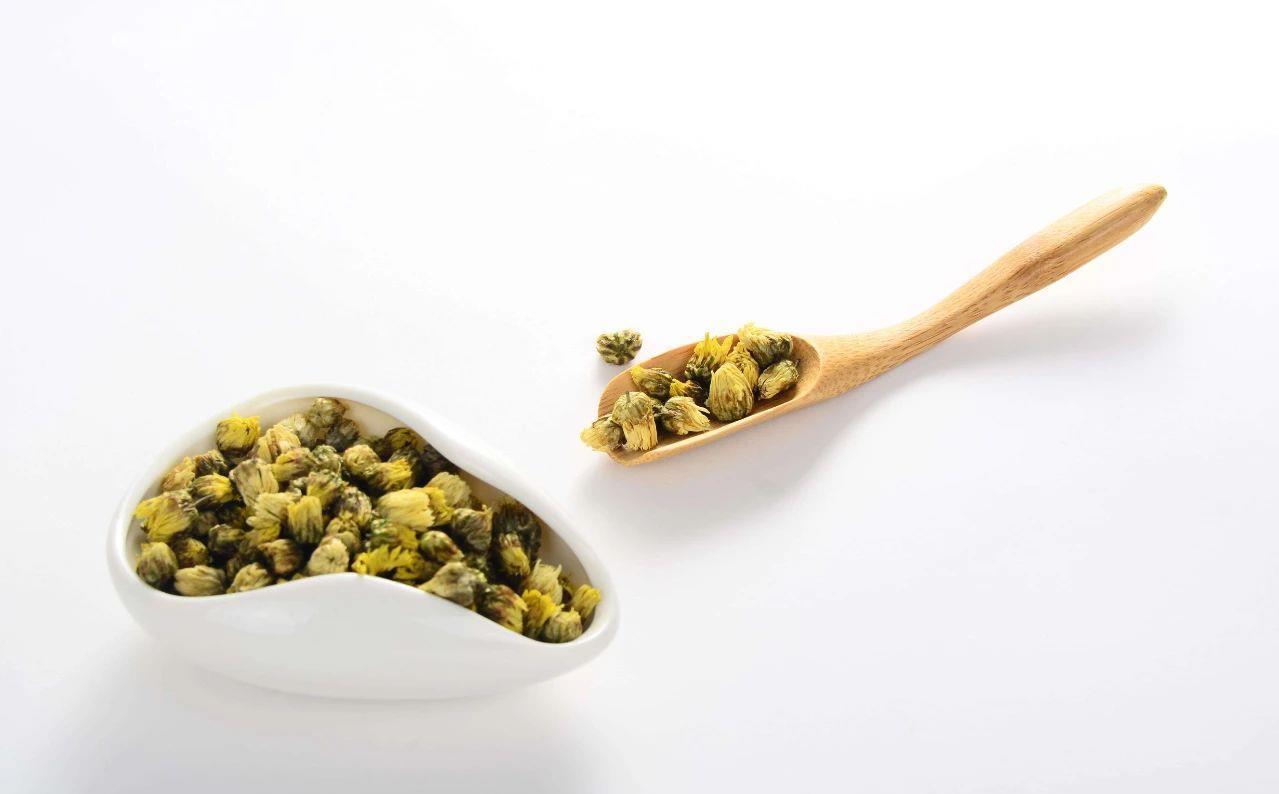 肝经|经常喝菊花茶的你,知道菊花的功效有哪些吗?清热解毒只是其一