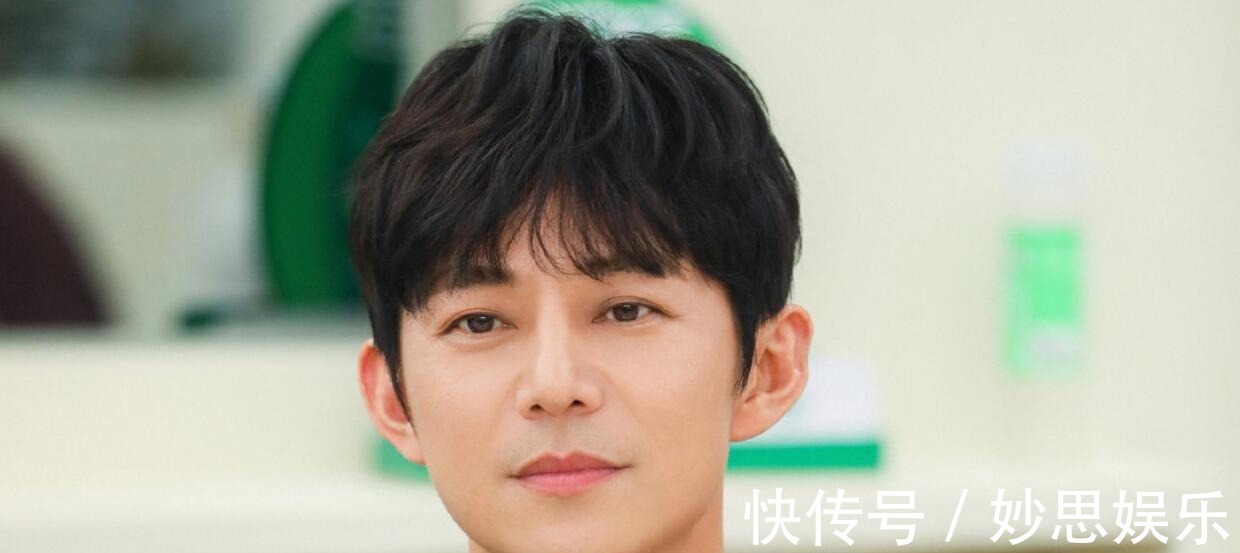 何炅憑什么能成為綜藝界的“定海神針”趙露思一語道破玄機