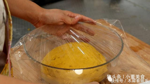 南瓜|孩子想吃面包再不用出去买,放上半个南瓜,营养美味又简单