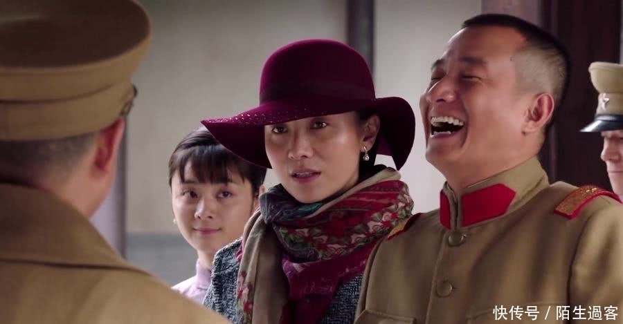 是因为|她是张学良的原配夫人，深爱张学良，张学良的衣食无忧也是因为她