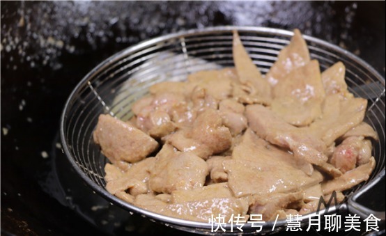 血水|猪肝切记别用清水洗，等于吃毒素，多加一步，血水和毒素全去除