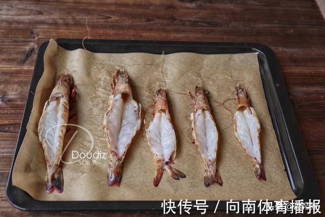 水煮|大虾最好吃的做法之一，不用水煮不用炸，加入此食材好吃到味蕾爆