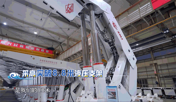 兄弟团感动“毕业”!《奔跑吧·黄河篇》回首两季展现黄河沿岸蓬勃发展 蓝天下