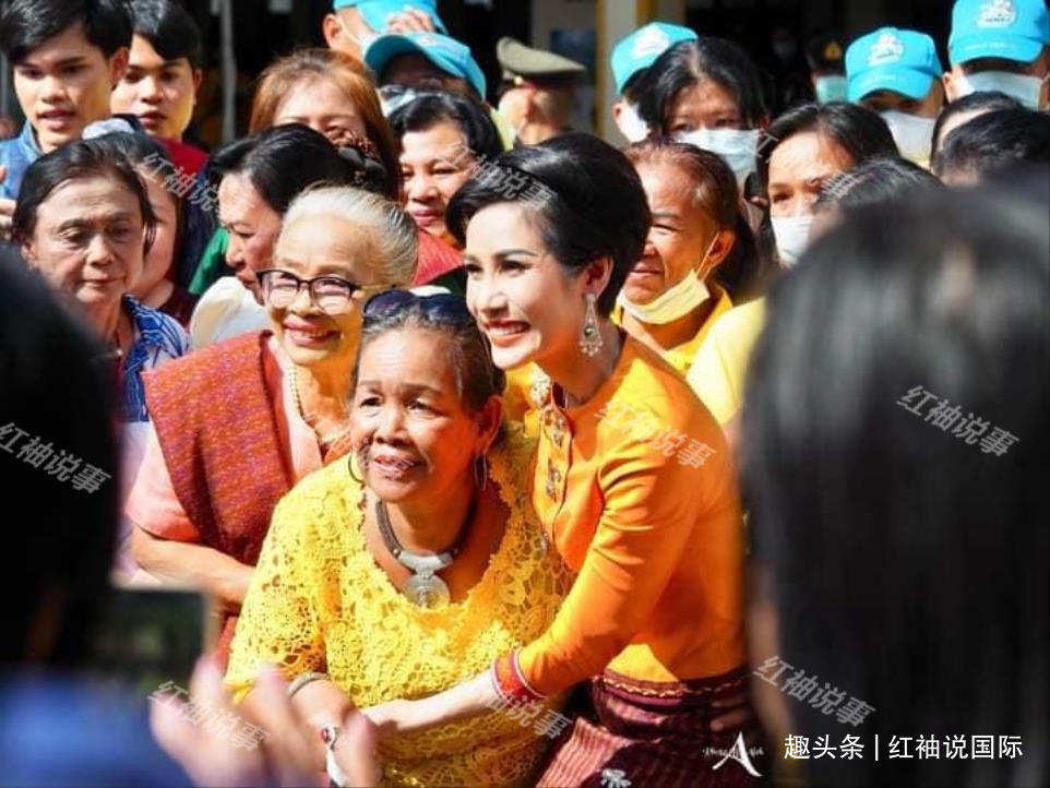 艳压群芳&诗妮娜才是泰王白月光!夜色下惊鸿一舞美绝了,苏提达迎最强对手
