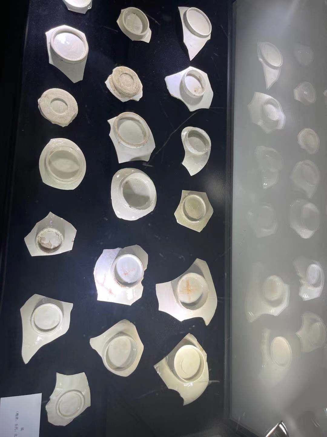 器物|17个独立展柜、333件器物标本，这个展览带你领略定窑魅力！