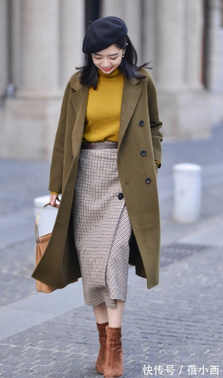 毛衣|秋冬还是穿“大衣”最高级,搭配毛衣、牛仔裤、半身裙时髦又气质