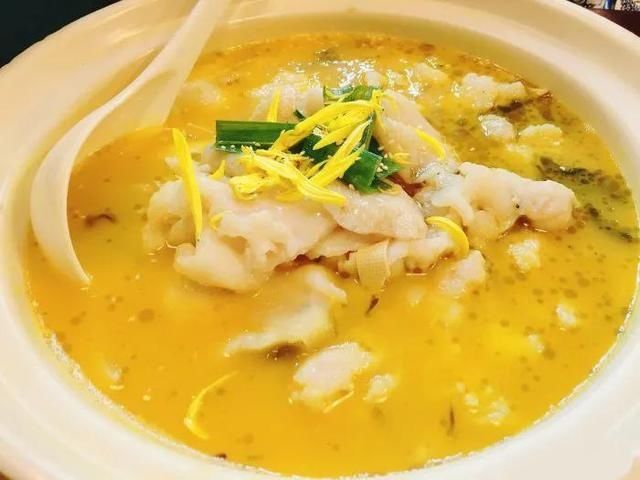 寒冷的冬天不妨试试这10款鱼汤,简单鲜美口味多,保健养生易消化