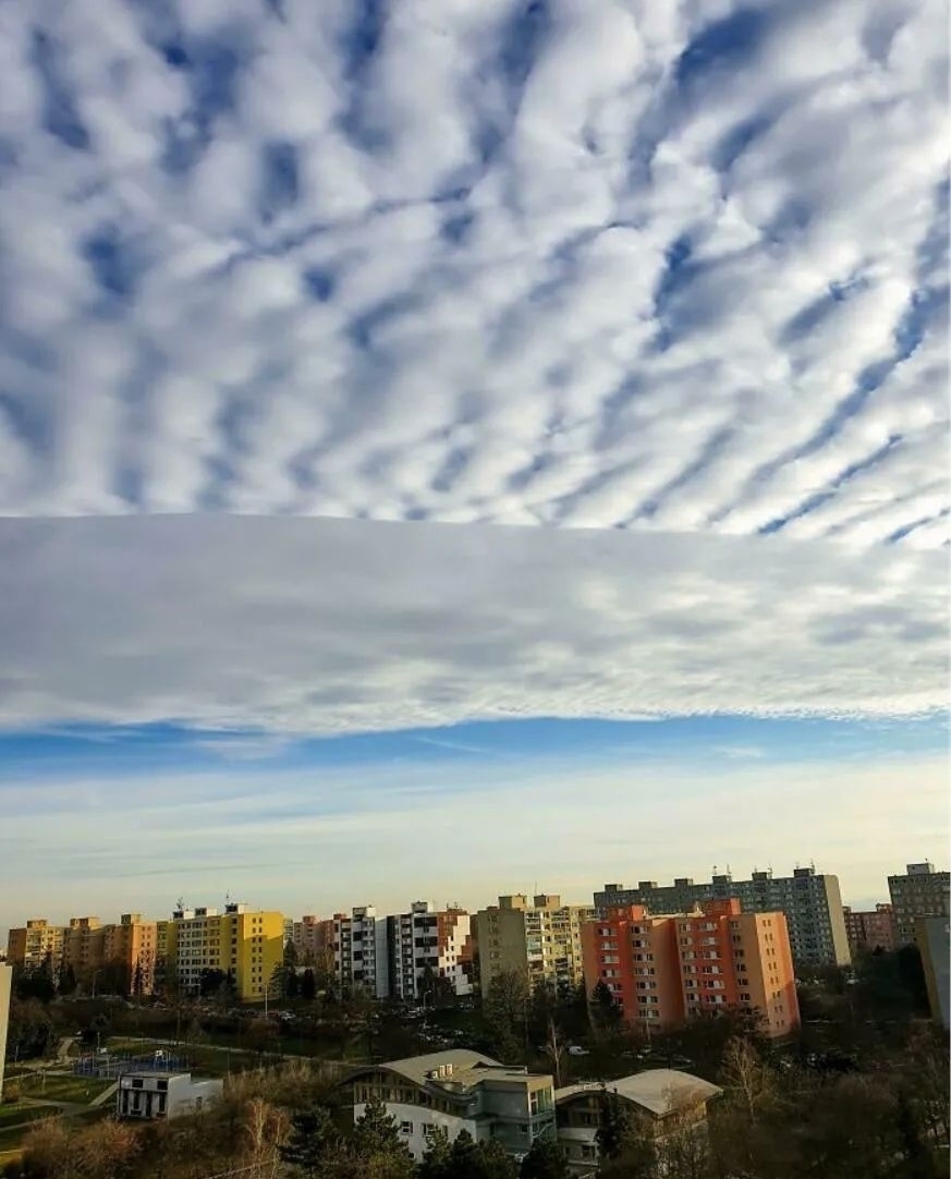 笑脸&一组让人以为是PS出来的真实场景,天上的笑脸表情是谁发出来的?