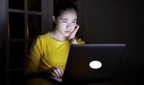 宝妈|老师刚怀孕就被开除,了解其中原因后,网友们却纷纷表示“活该”