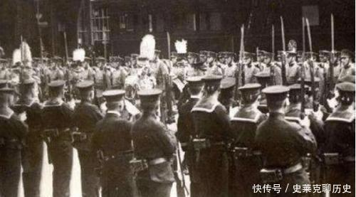 本人|末代皇帝溥仪在满洲国时有一支300人的个人卫队，后来怎样了