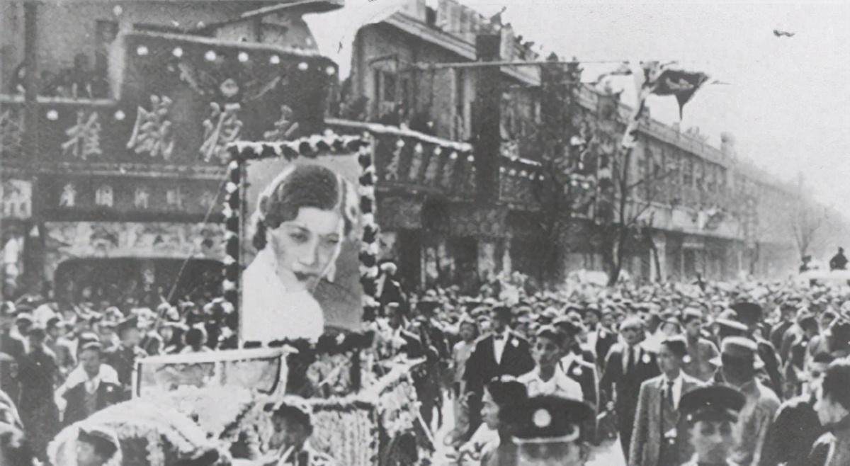 他逼死阮玲玉，玩弄三位著名女影星，晚年被老婆抛弃惨死街头