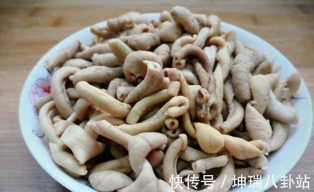 小米椒|很多人以为的“废料”，其实是美味，一道炒鸡肠让你开胃又下饭