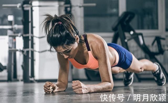 运动垫|学会这四个简单方法,坚持锻炼,八块腹肌慢慢拥有