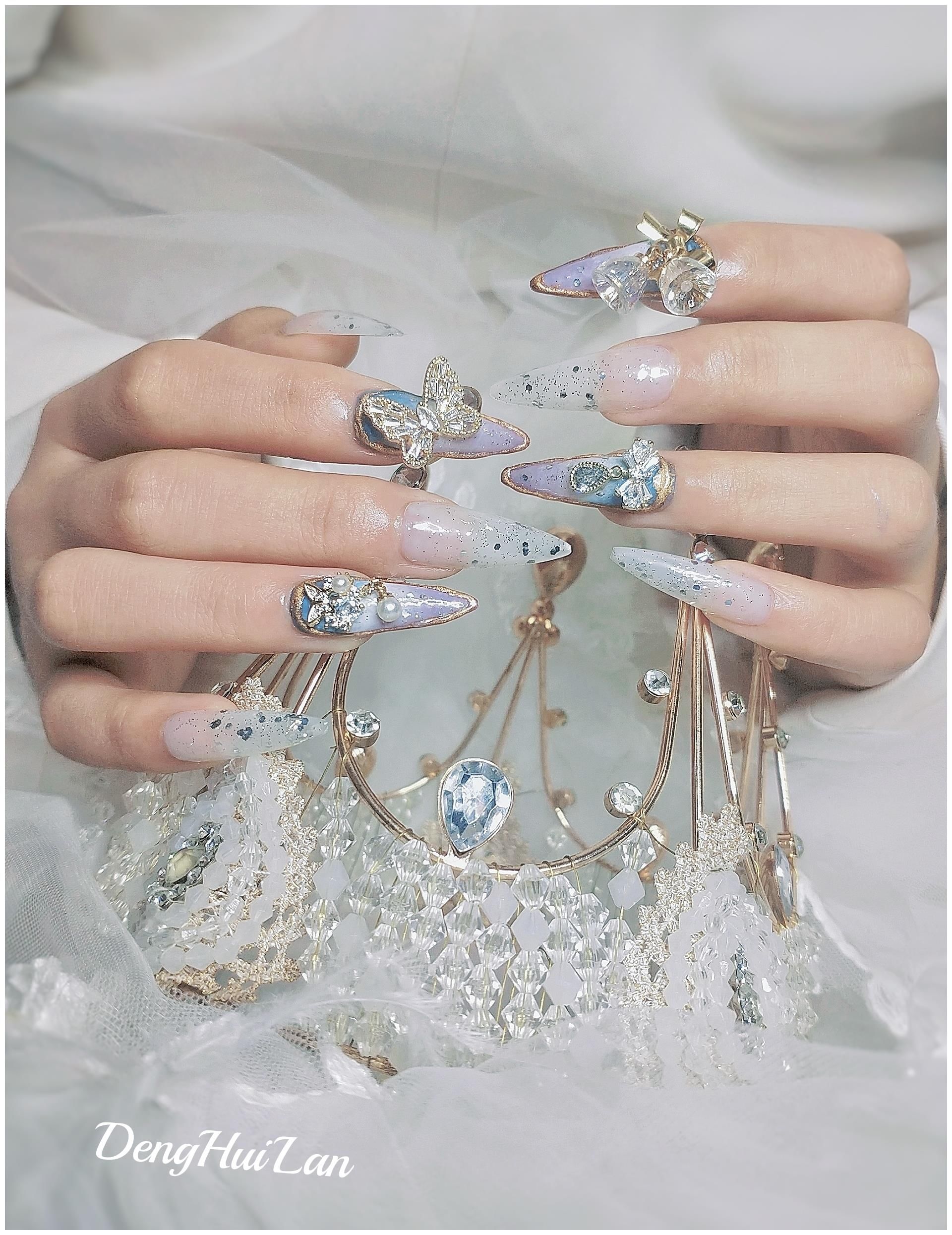 美甲有哪些款式风格？夏季适合什么样的美甲款式？