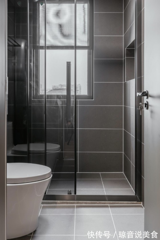 书房|过道别再浪费了,学他家这么装,书房、杂物间都有了!实用性倍增