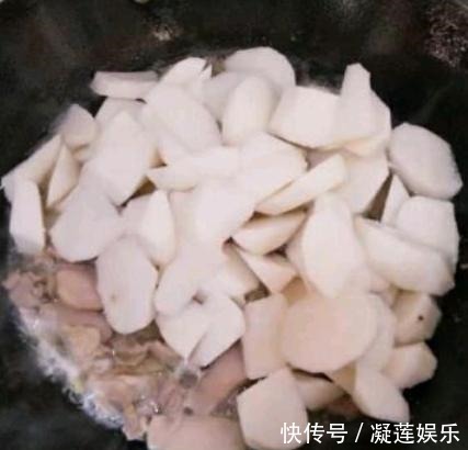 山药排骨汤|晚上易失眠隔三差五喝点“它”,几块钱一斤,常吃睡眠好有精神