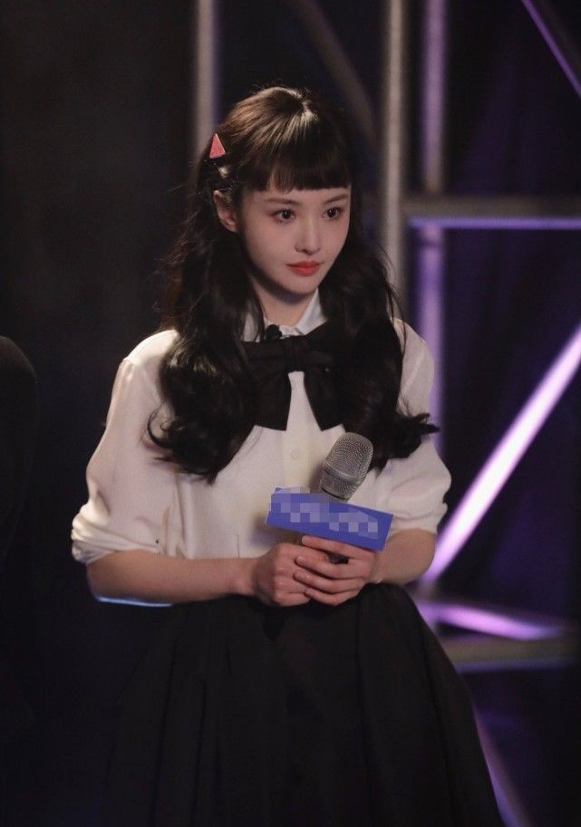 郑爽行为太可爱,被调侃一个人像一个后援团,可惜已退出节目